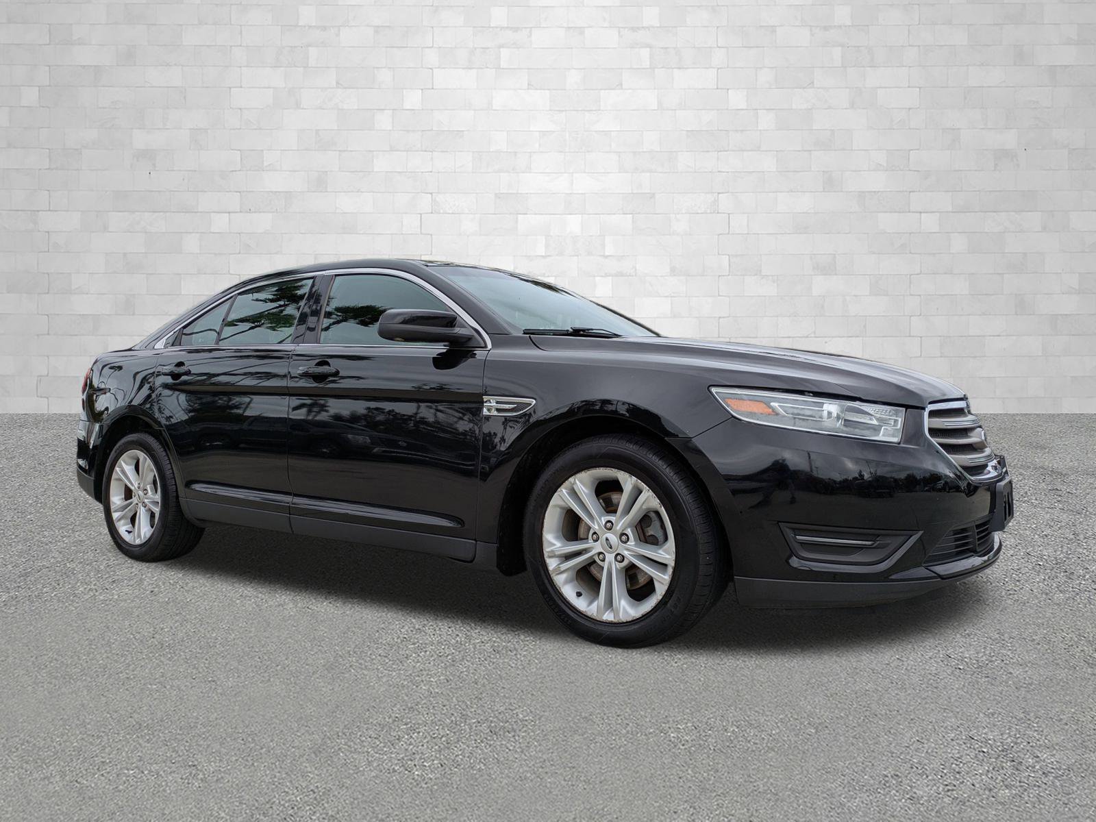 2018 Ford Taurus SEL