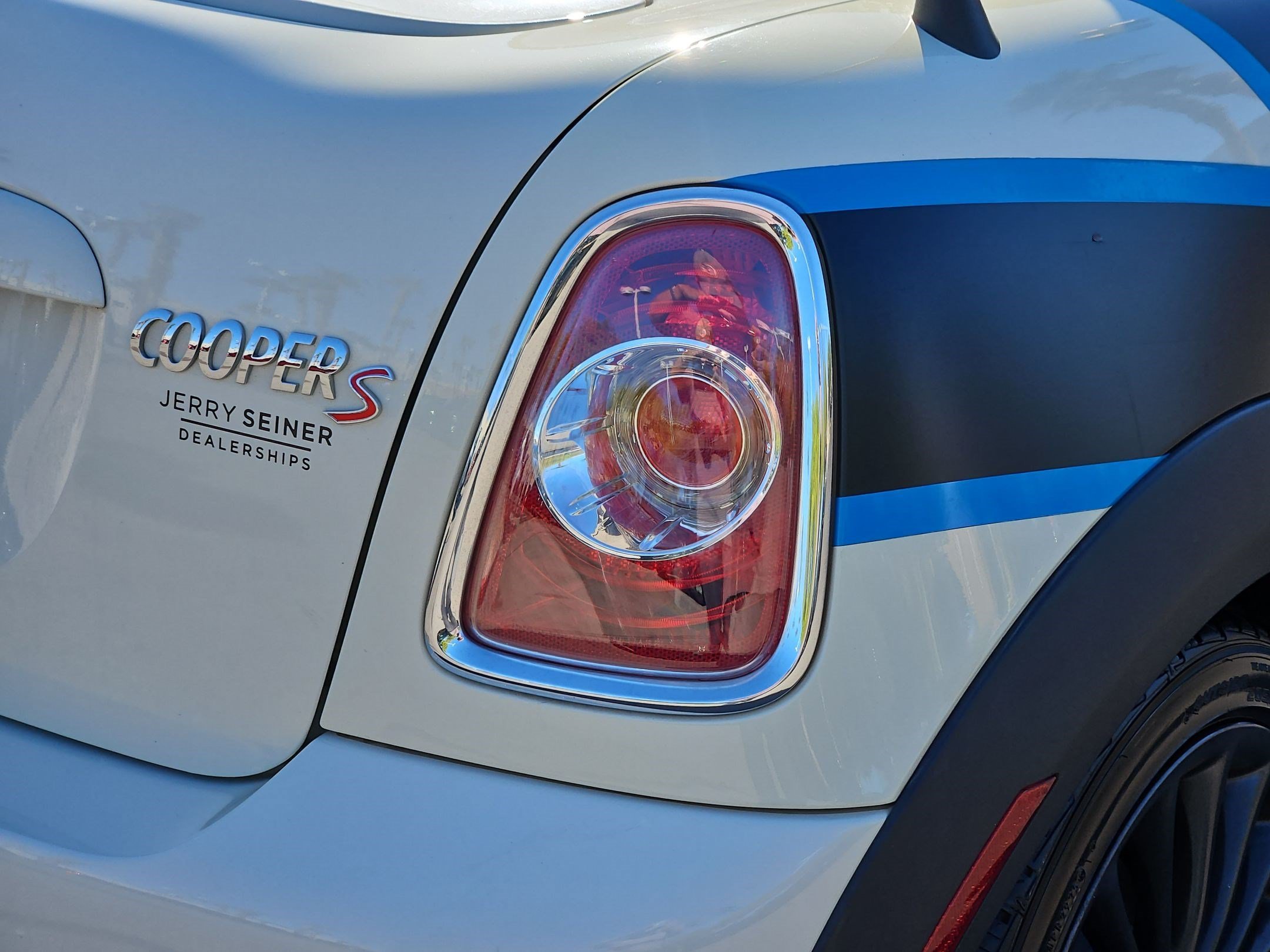 Used 2014 Pepper White MINI S image 11