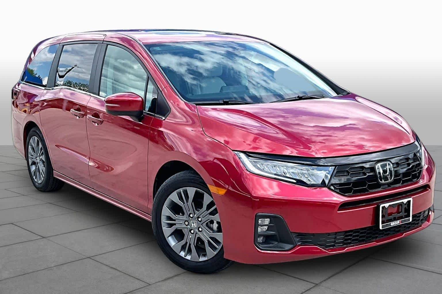 Used 2026 Radiant Red Metallic II Honda Touring image 3