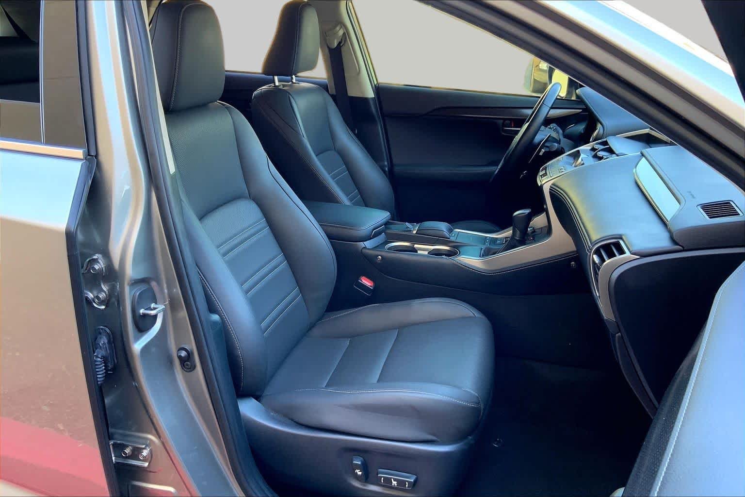Used 2021 Atomic Silver Lexus  image 9