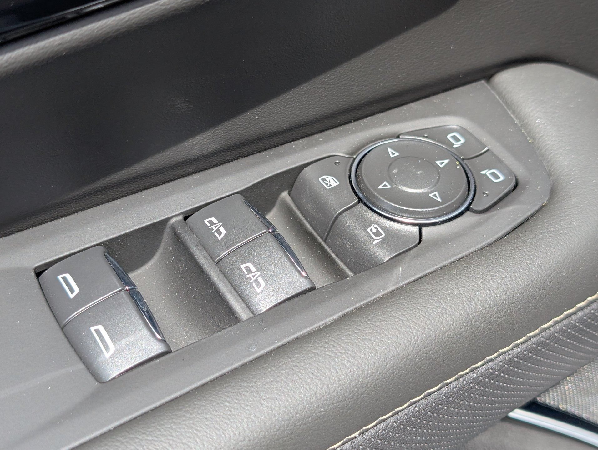 2026 Chevrolet Suburban Premier - Photo 19
