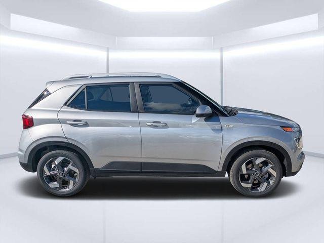 New 2026 Silver Hyundai SEL image 2