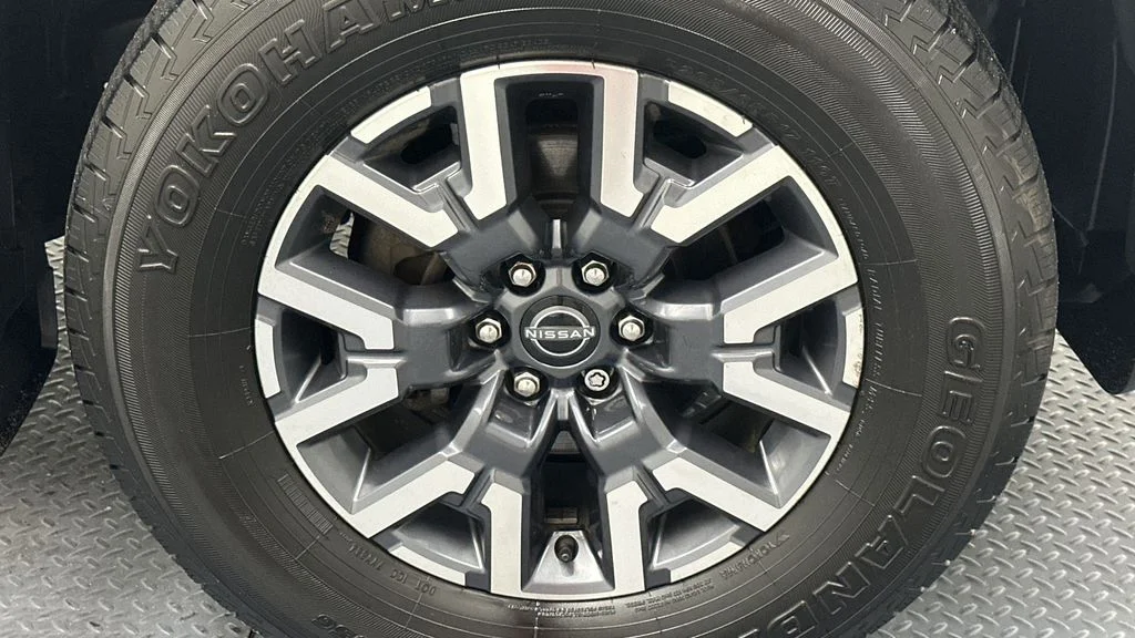 Used 2022 Gray Nissan SV image 20