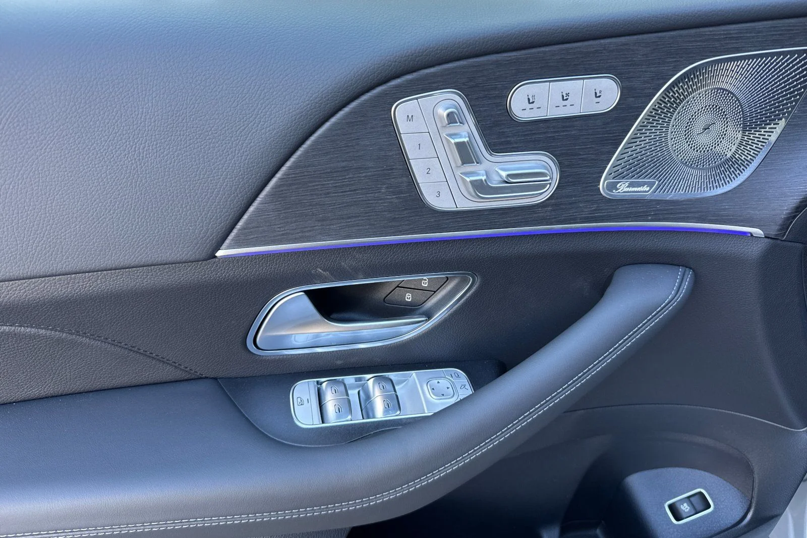 New 2026 MANUFAKTUR Alpine Grey Mercedes-Benz GLE 580 image 9