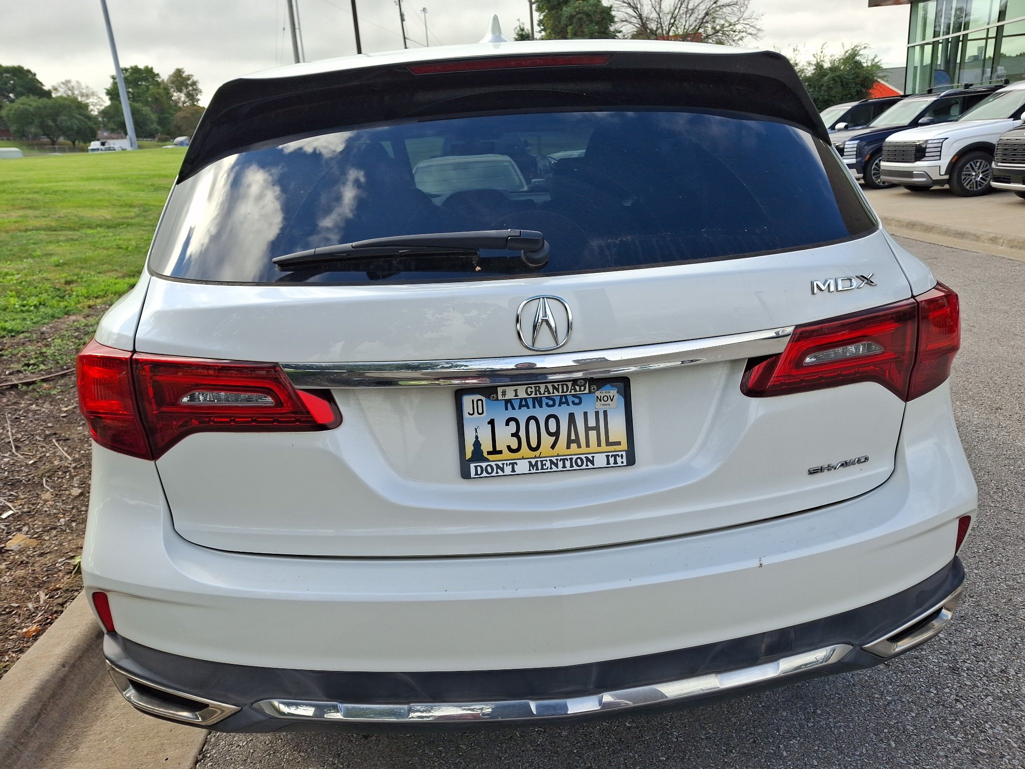 Used 2018 White Diamond Pearl Acura 3.5L (A9) image 8