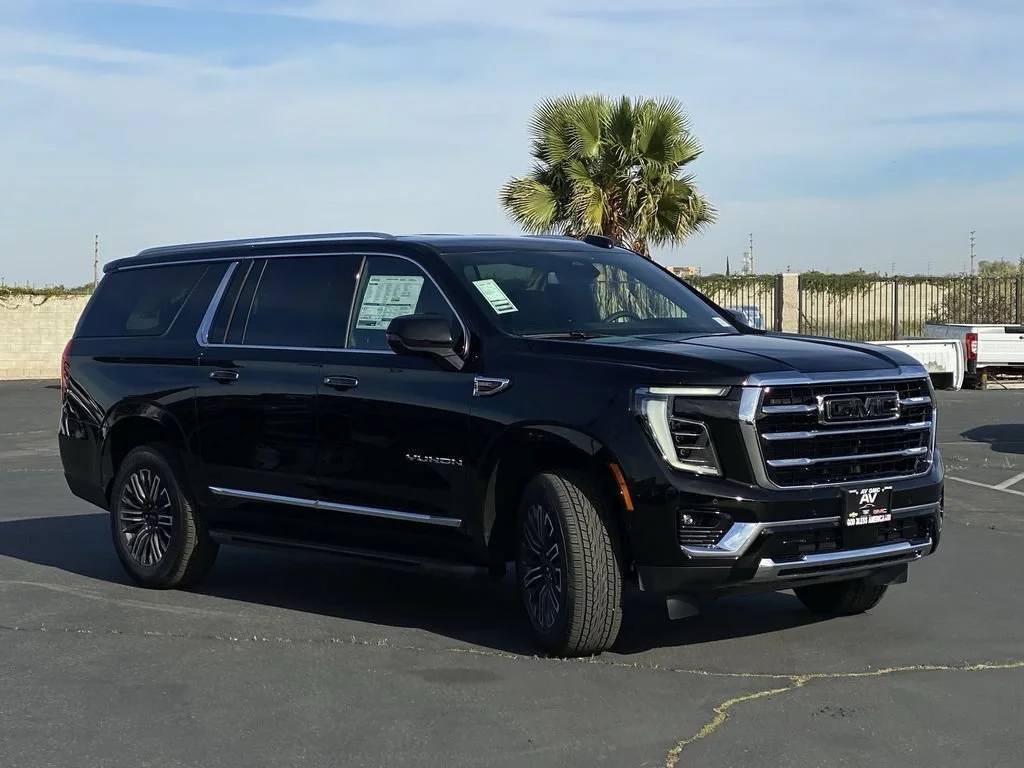 Used 2026 Onyx Black GMC Elevation image 11