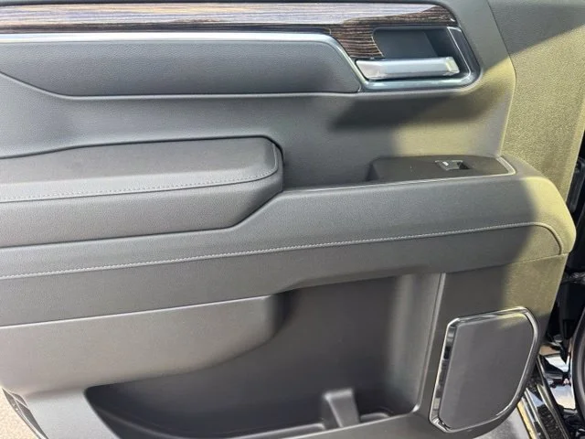 New 2026 Onyx Black GMC Elevation image 22