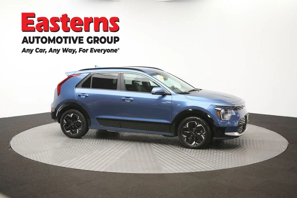 Used 2024 Blue Kia Wind image 48