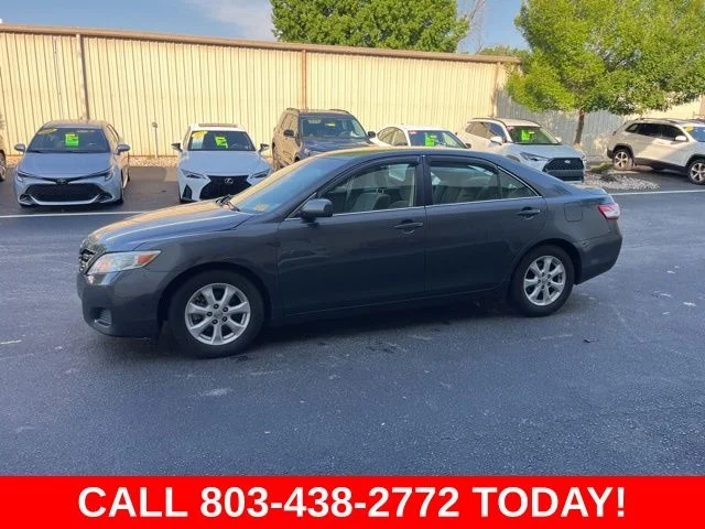 Used 2011 Gray Toyota LE image 31