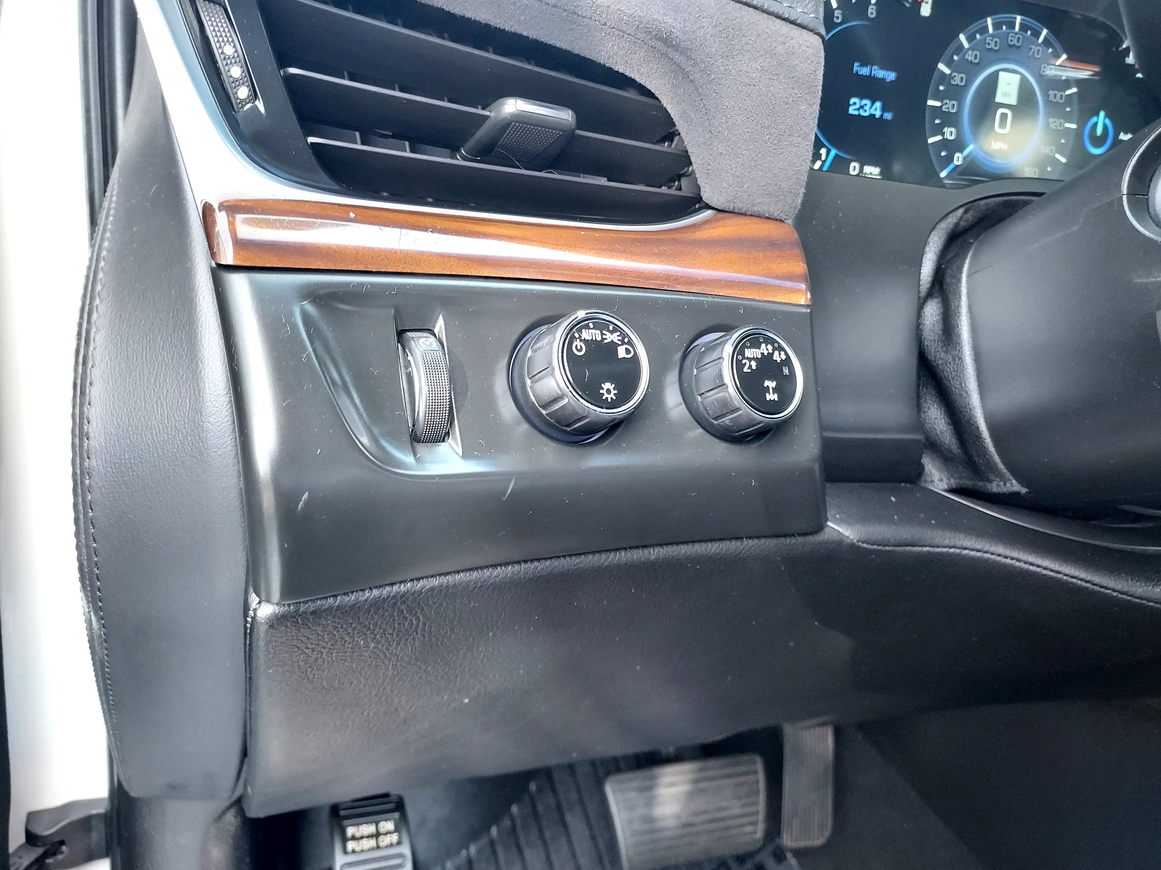 Used 2020 Crystal White Tricoat Cadillac Luxury image 33