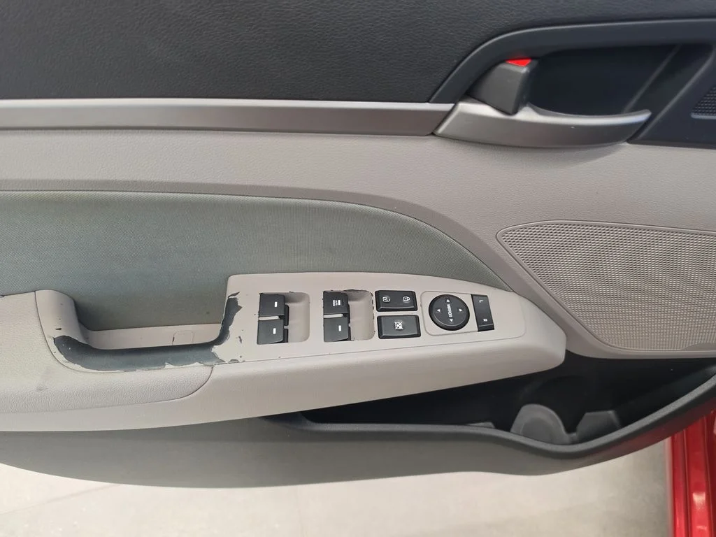 Used 2018 Red Hyundai SEL image 16