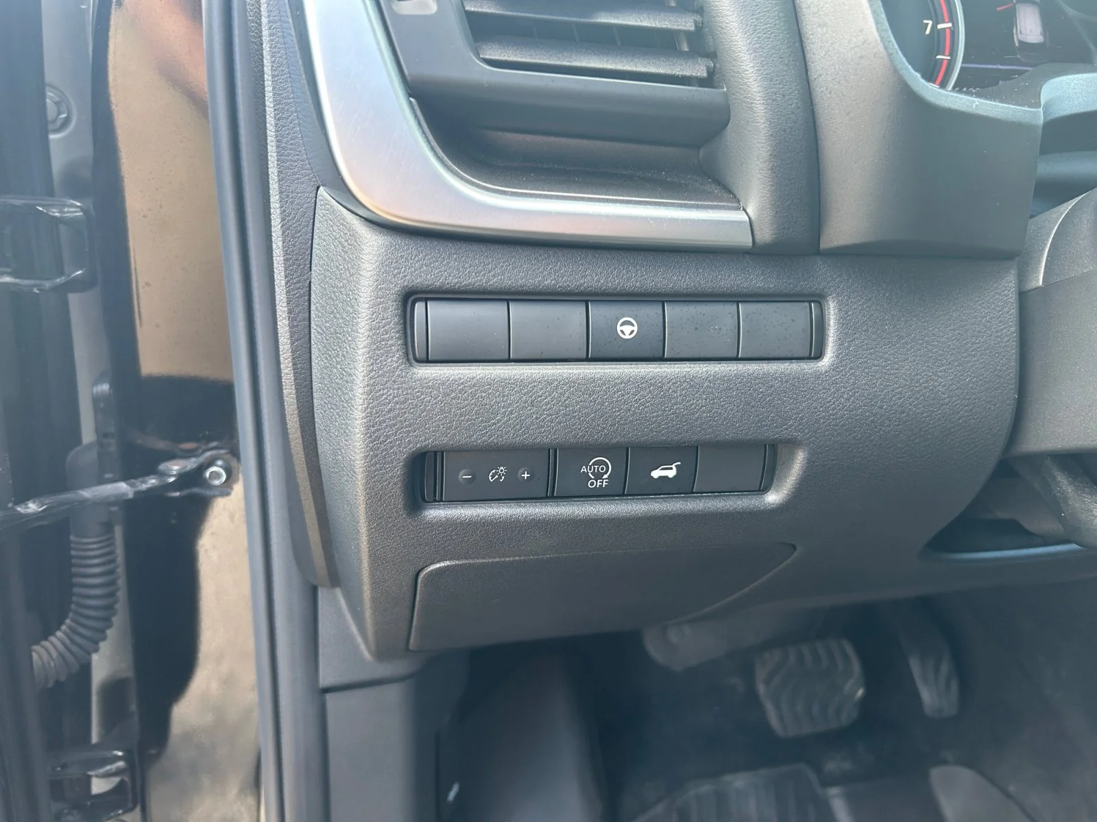 Used 2024 Black Nissan SV Moonroof AWD image 16