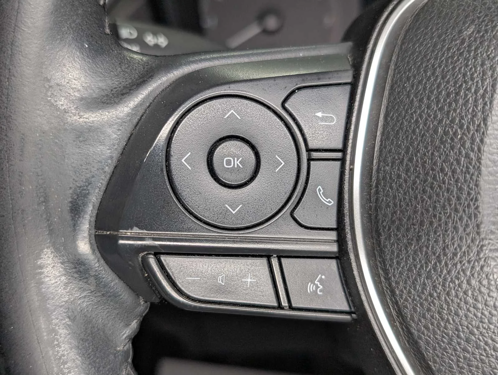 Used 2023 Sonic Silver Toyota LE image 34