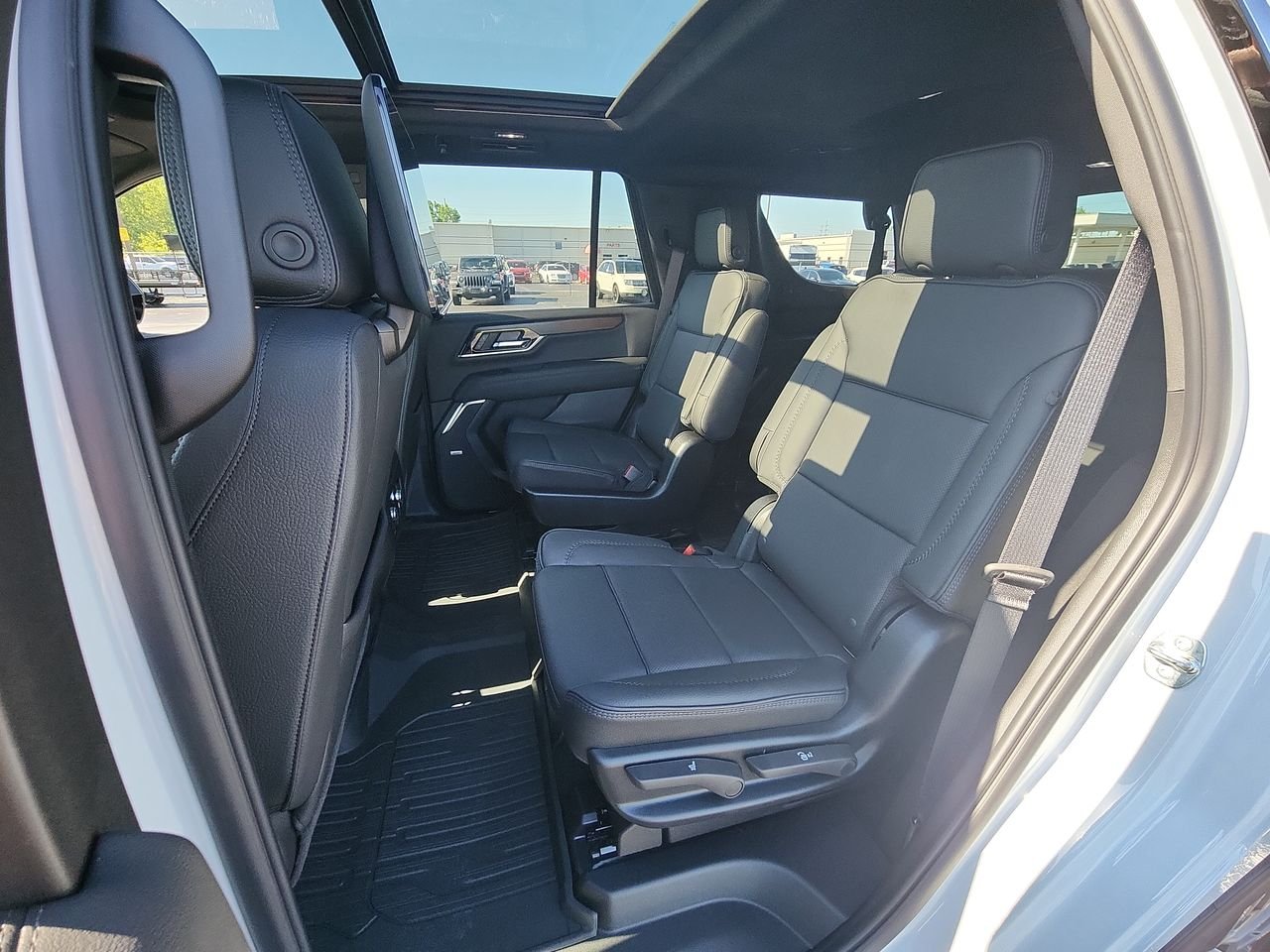 2026 GMC Yukon Denali - Photo 23