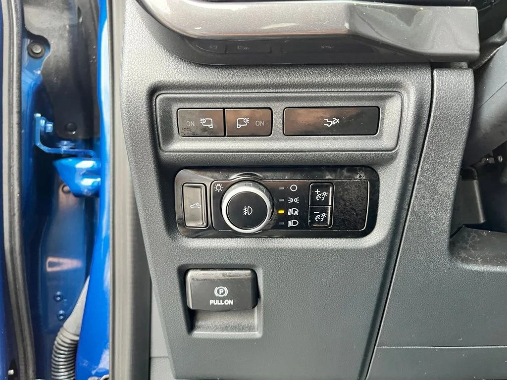 Used 2023 Blue Ford XLT image 15