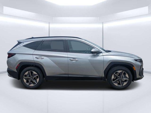 New 2026 Silver Hyundai SEL FWD image 2