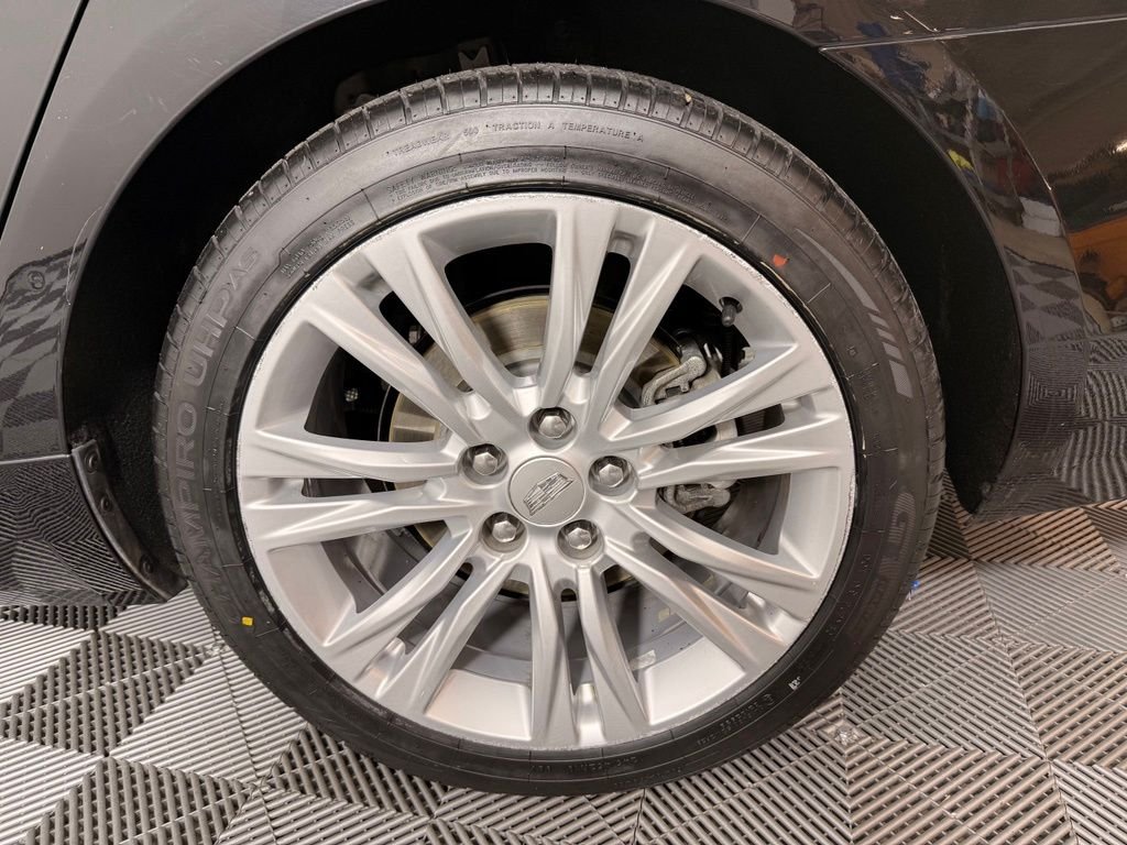 Used 2019 Black Raven Cadillac Luxury image 17