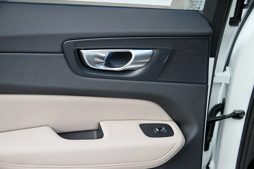 New 2026 Crystal White Volvo Plus image 20