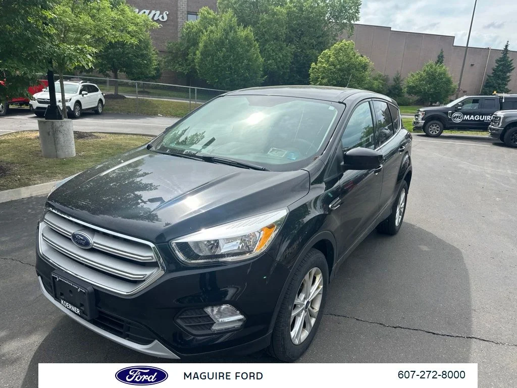 Used 2019 Black Metallic Ford SE image 10