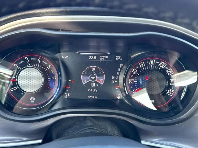 Used 2022 Green Dodge SXT image 34