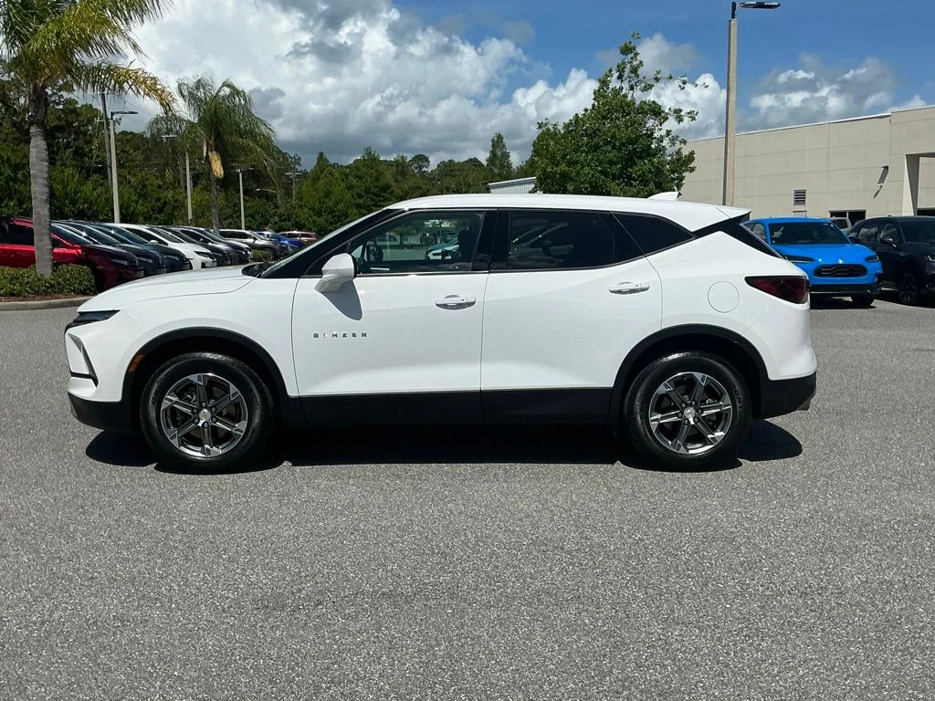 Used 2024 White Chevrolet LT image 3