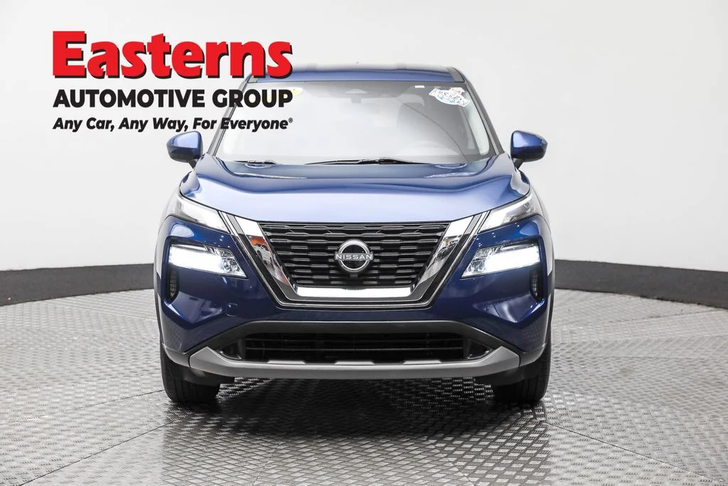 Used 2023 Blue Nissan SV image 2