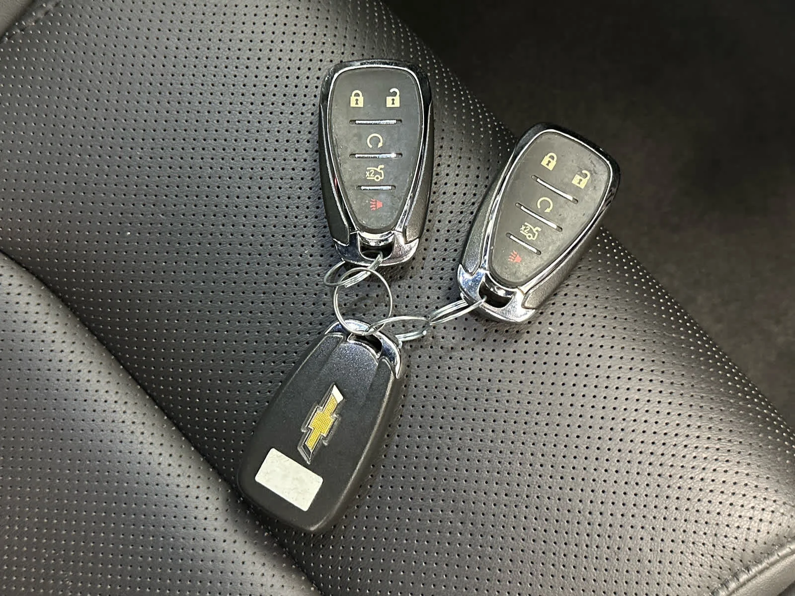 Used 2016 Blue Velvet Metallic Chevrolet 2SS image 33