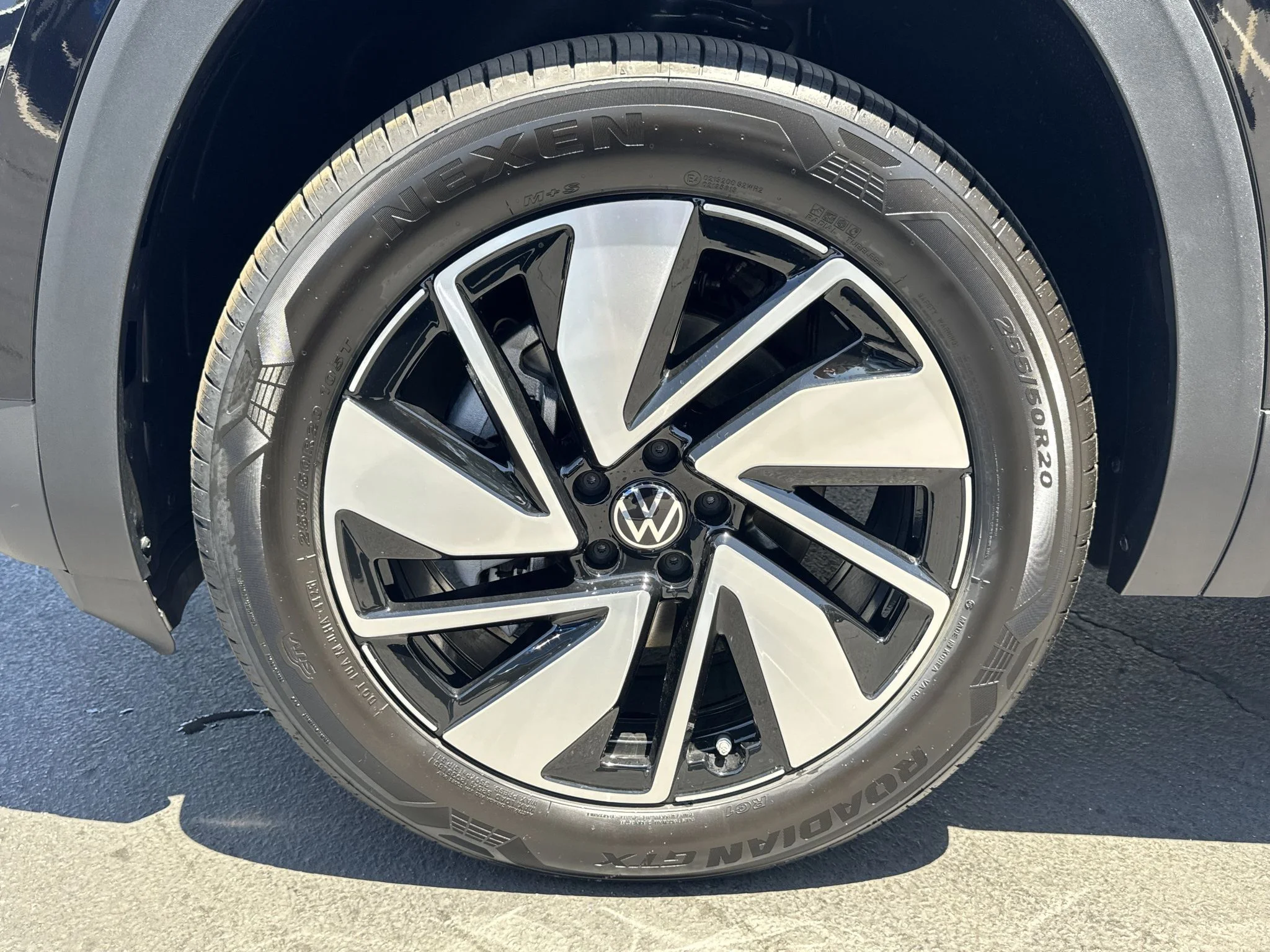 New 2026 Deep Black Pearl Volkswagen 2.0T SEL image 13
