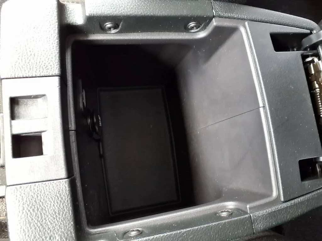 Used 2017 White Jeep Sport image 13
