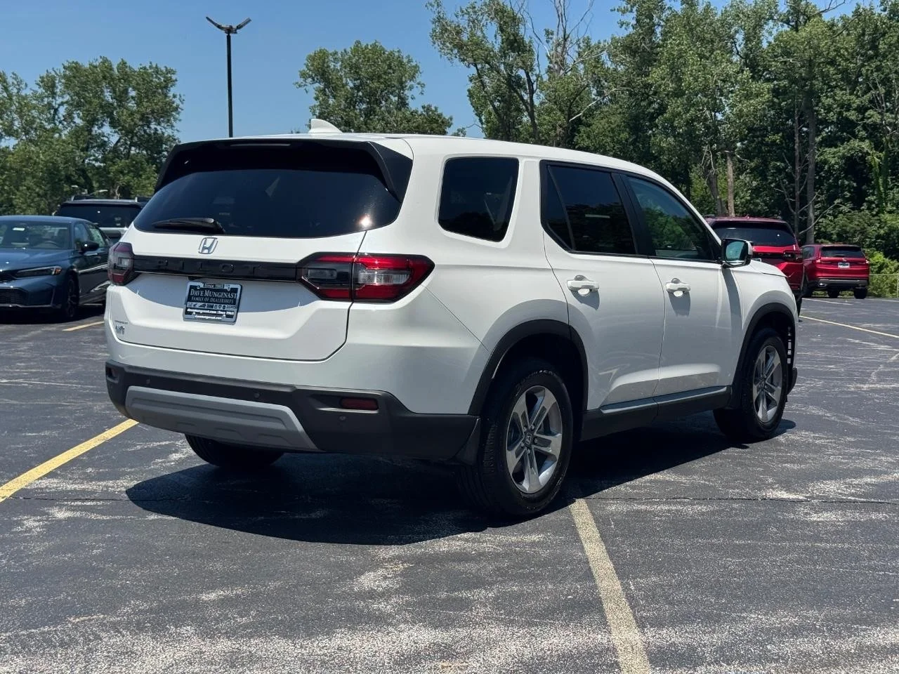 2025 Honda Pilot EX-L - Photo 4