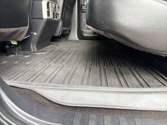 Used 2020  Ford Lariat image 11