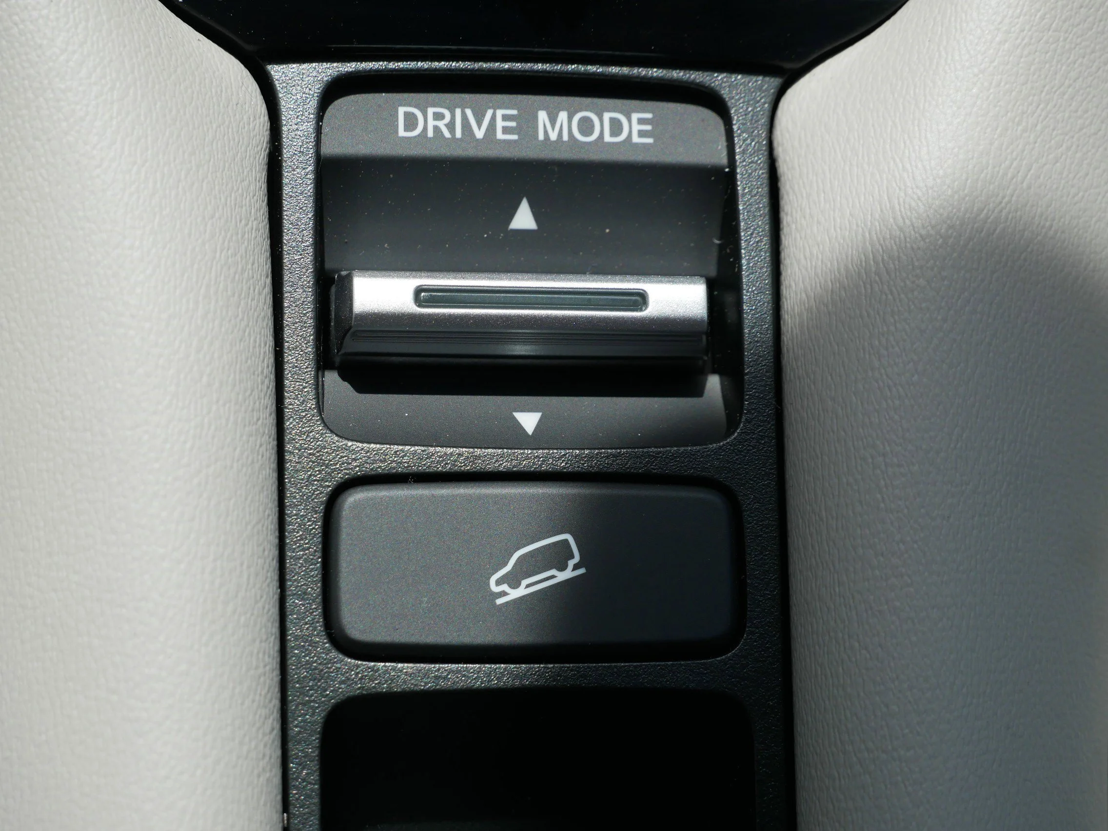 New 2027 Platinum White Pearl Honda LX image 22