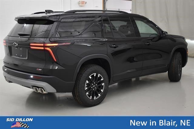 New 2026 Mosaic Black Metallic Chevrolet Z71 image 15
