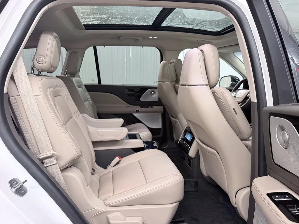 Used 2020 White Lincoln Reserve image 43