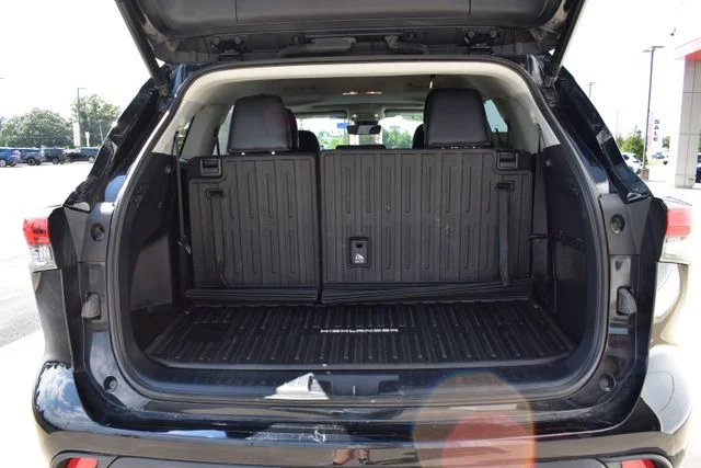 Used 2023 Black Toyota XLE image 16