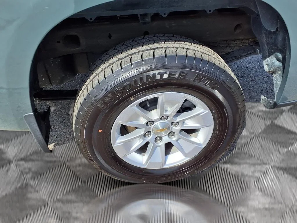 Used 2025 Gray Chevrolet LT image 23