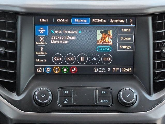 Used 2021 White GMC AT4 image 18