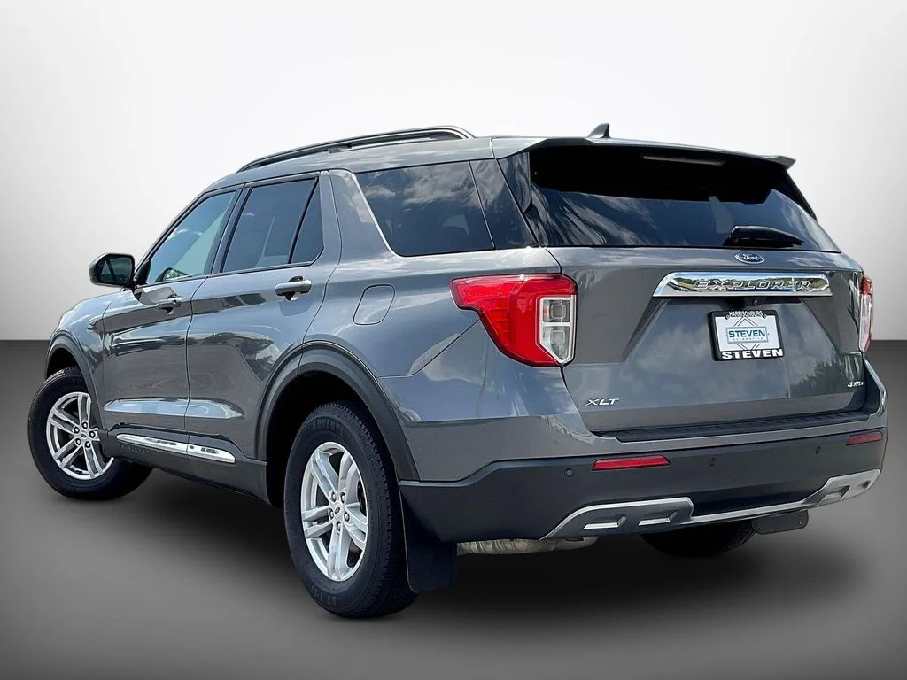 Certified Used 2023 Gray Ford XLT image 4