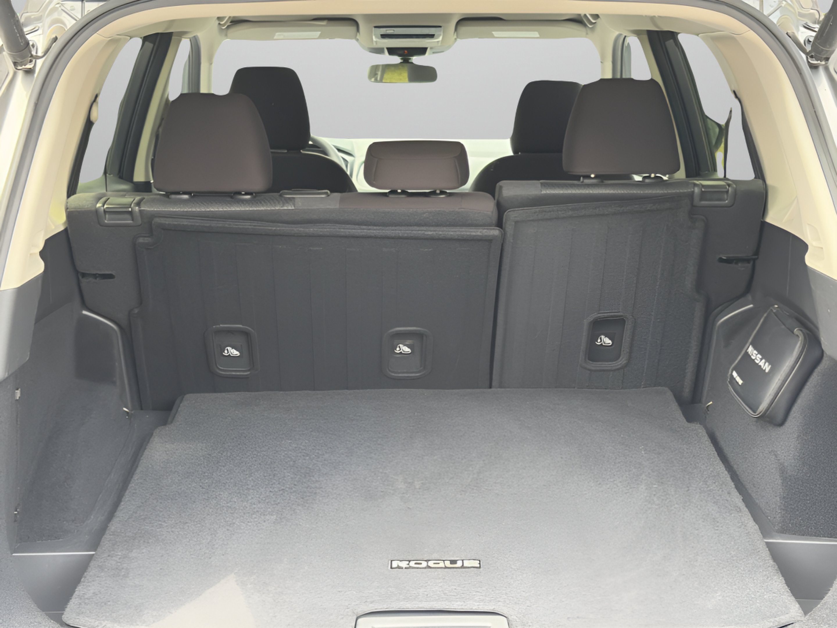 Used 2024 Gun Metallic Nissan SV image 28