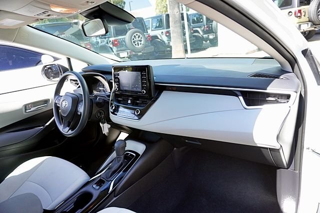 Used 2021 White Toyota L image 9