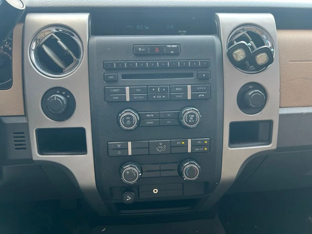 Used 2011 Bronze Metallic Ford XLT image 11