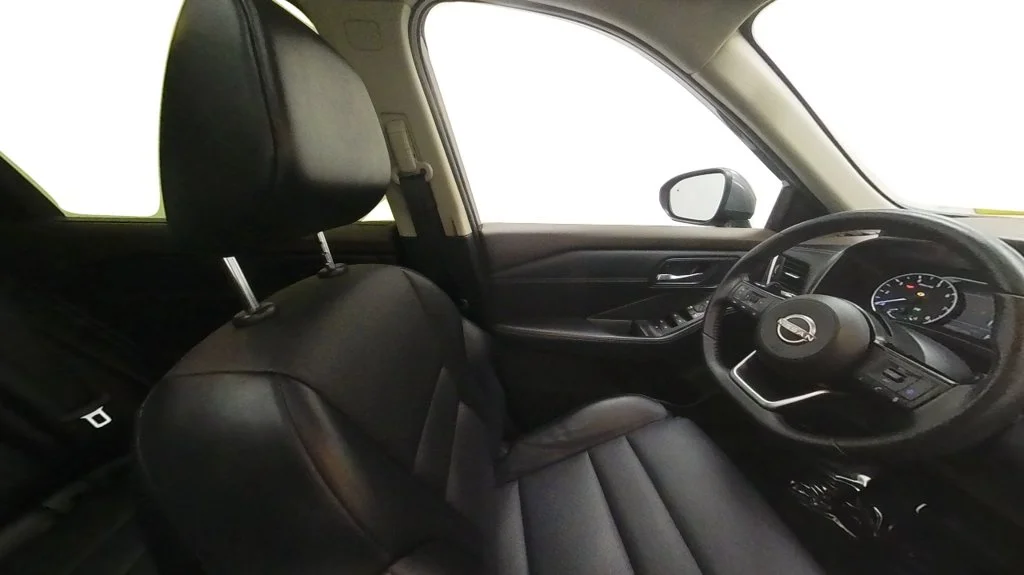 Used 2023 Gray Nissan SV image 33