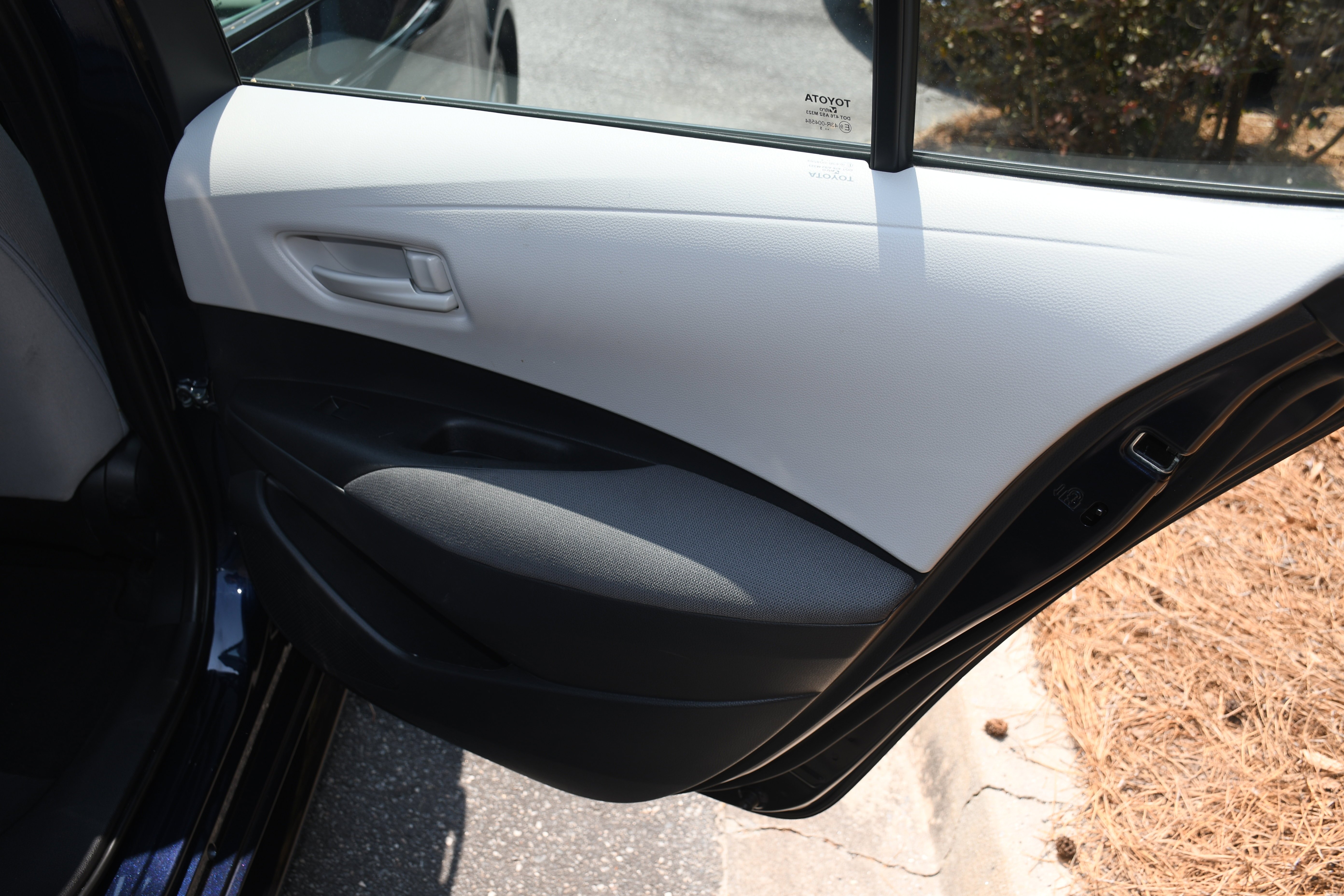 Used 2025  Toyota LE image 18