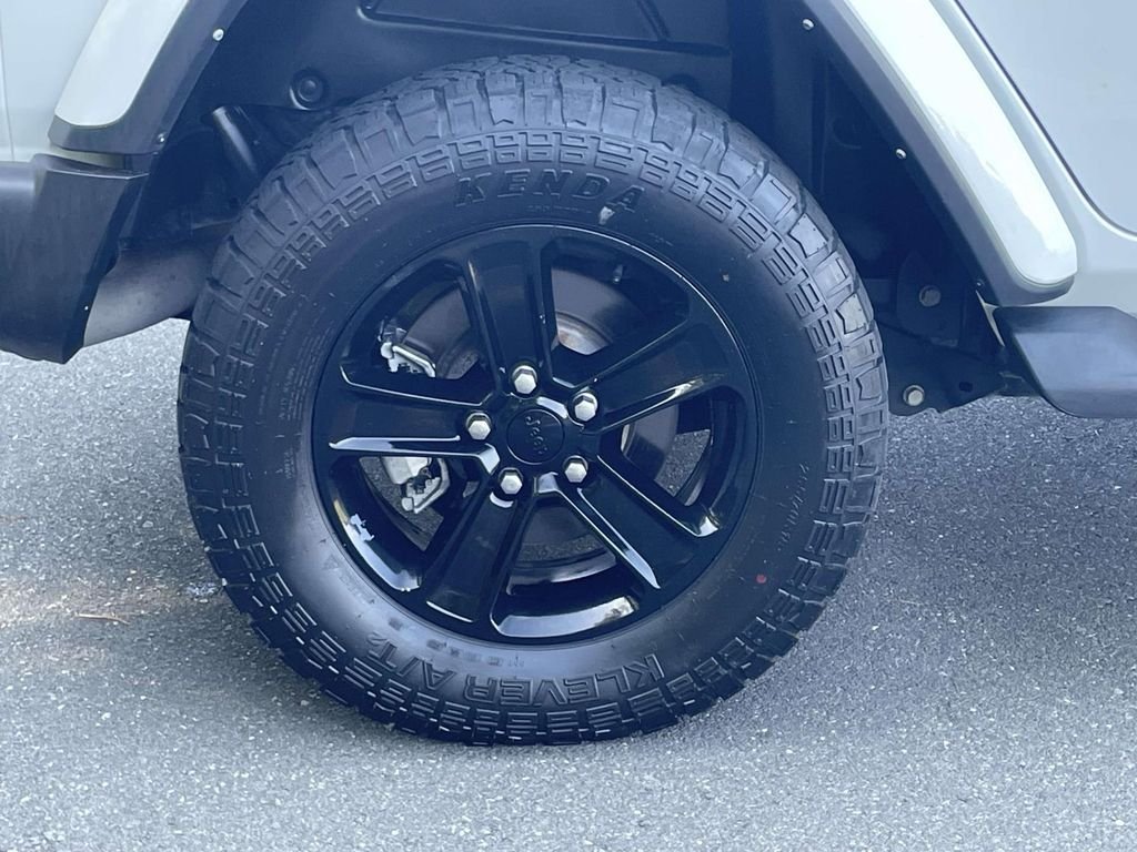 Used 2021 White Jeep Unlimited Sahara Altitude image 7