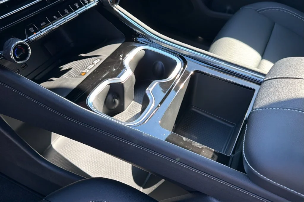 New 2027 Summit White Chevrolet LT image 33