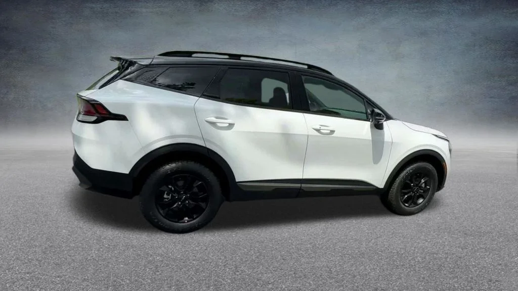 Used 2024 White Kia X-Pro Prestige image 24