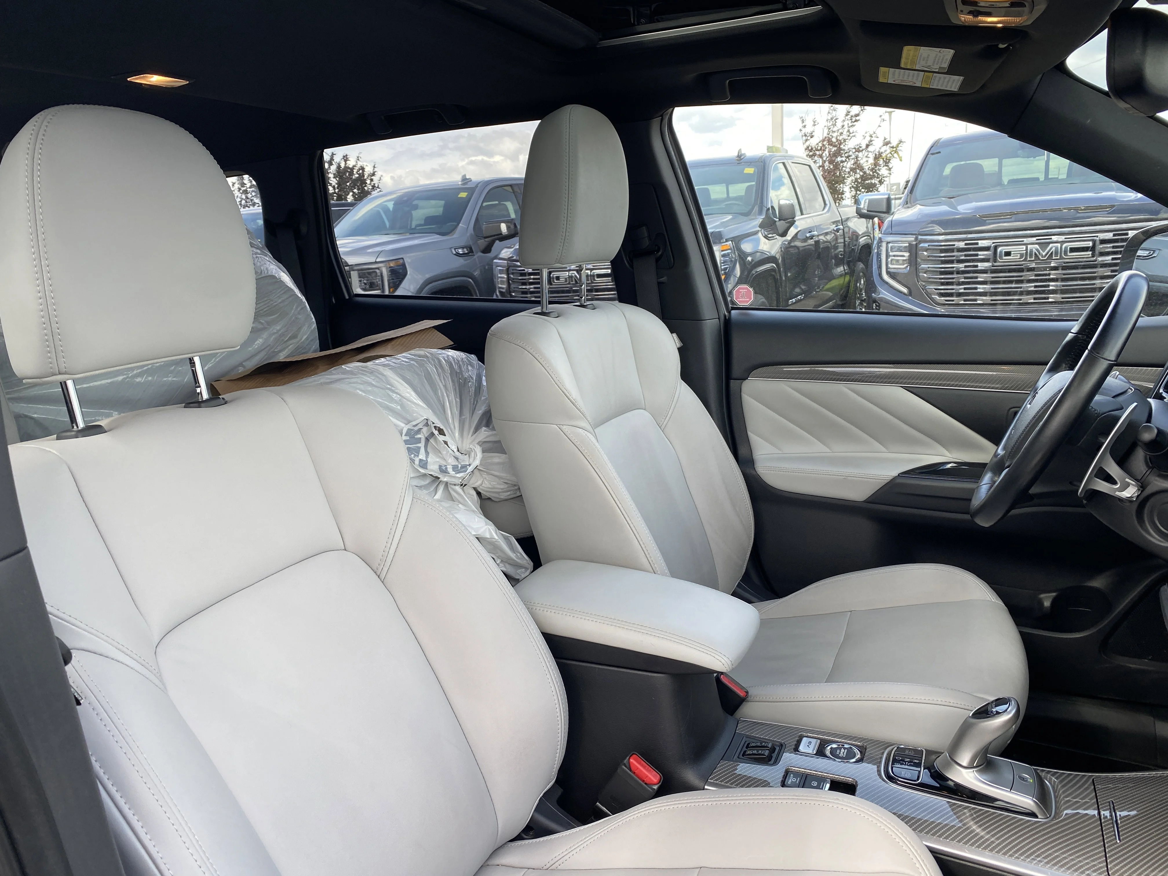 Certified Used 2019 Silver Mitsubishi SE S-AWC * LOW KM
