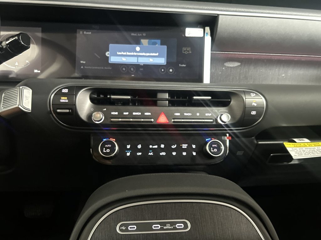 New 2026 Abyss Black Hyundai Limited AWD image 27