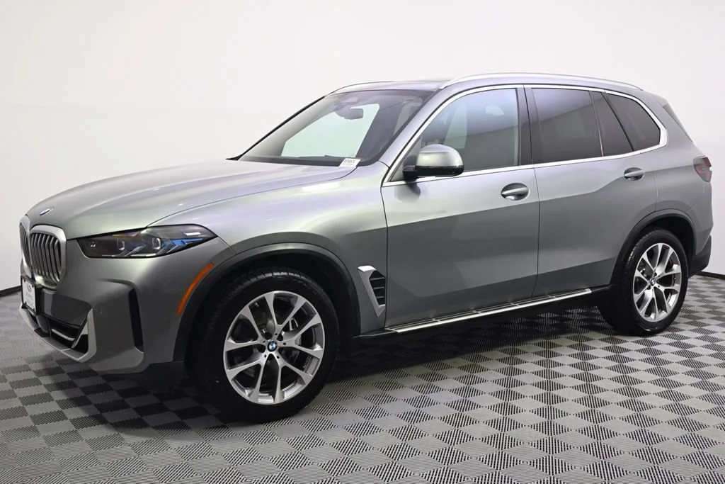 Used 2024 BMW X5 40i with VIN 5UX23EU03R9T68574 for sale in Minneapolis, Minnesota
