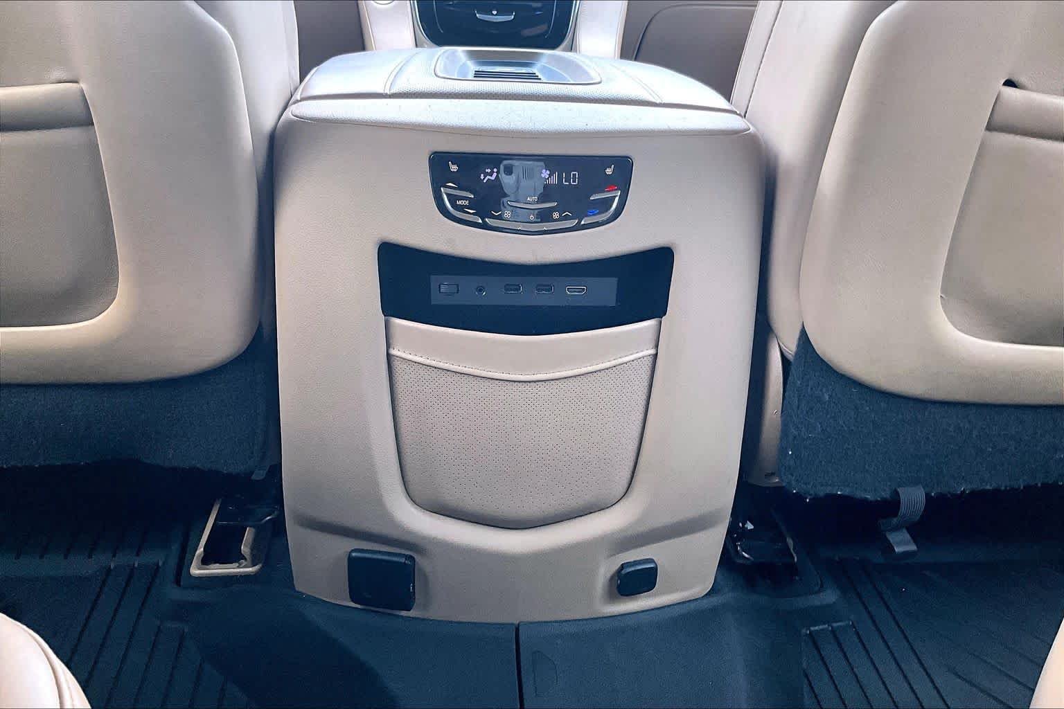 Used 2020 Crystal White Tricoat Cadillac Platinum image 34